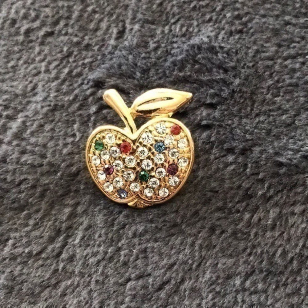 Fashion pin
